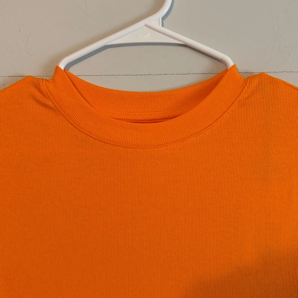 A New Day Women's Bright Orange Short Sleeve Tee med: NWT. - Picture 6 of 8
